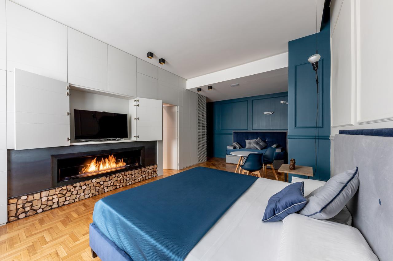 Blue Luxury Roma